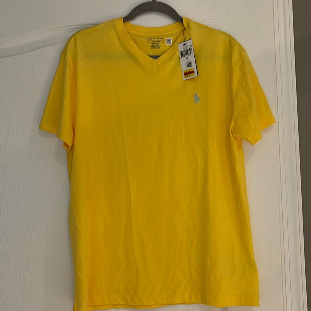 NWT Men’s Polo classic Fit T Size Small